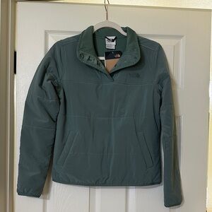 NWT North Face Woman’s XS Pullover, Minor imperfections